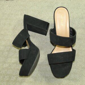 Bamboo Women's 9 Black Faux Suede 4" Block Heels